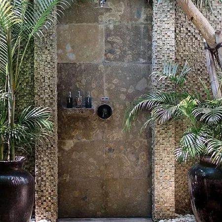 Batu Karang Lembongan Resort